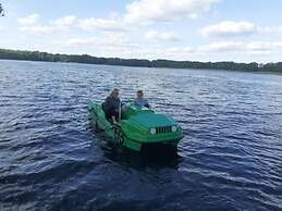 Comfortable Holiday Home, Close to the Lake
