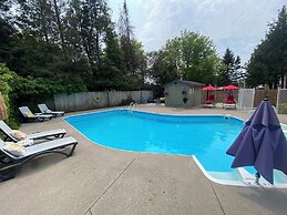 Black Horse Motor Inn
