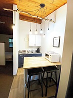 Black Horse Motor Inn