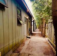 Black Horse Motor Inn