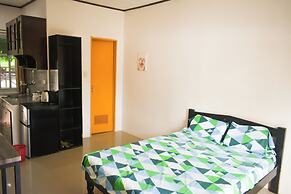 Studio Room With Private Bathroom and Kitchenette