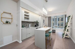 Casa - Toronto Downtown