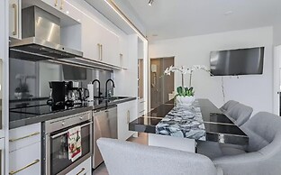The Casa - Toronto Financial District