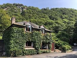 Mary Mount Hotel