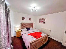 Contractor-friendly 2BR Gem Wi-fi & Free Parking