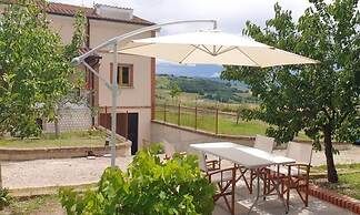 COUNTRY HOUSE