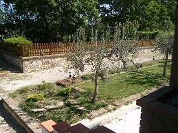 COUNTRY HOUSE