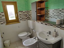 COUNTRY HOUSE