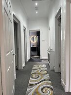 3 Bedrooms Apartment Self Check In Free Parking