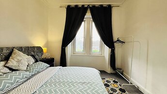 3 Bedrooms Apartment Self Check In Free Parking