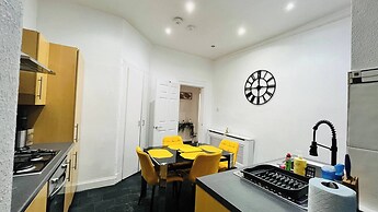 3 Bedrooms Apartment Self Check In Free Parking