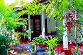 Thathsara Holiday Inn