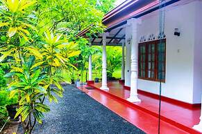Thathsara Holiday Inn