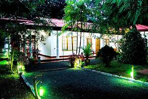 Thathsara Holiday Inn
