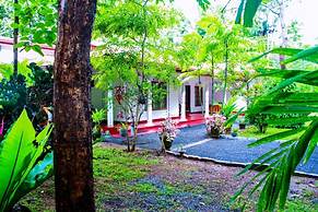 Thathsara Holiday Inn