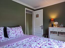 Parabonhaus Kopitiam - Bed & Breakfast