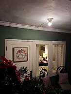 Parabonhaus Kopitiam - Bed & Breakfast