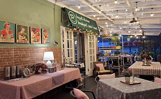 Parabonhaus Kopitiam - Bed & Breakfast