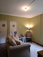 Parabonhaus Kopitiam - Bed & Breakfast
