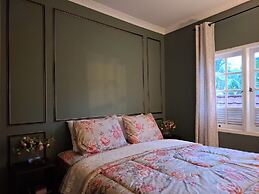 Parabonhaus Kopitiam - Bed & Breakfast