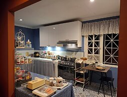 Parabonhaus Kopitiam - Bed & Breakfast