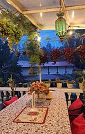 Parabonhaus Kopitiam - Bed & Breakfast