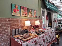 Parabonhaus Kopitiam - Bed & Breakfast