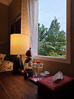 Parabonhaus Kopitiam - Bed & Breakfast
