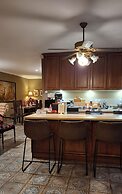 Parabonhaus Kopitiam - Bed & Breakfast