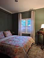 Parabonhaus Kopitiam - Bed & Breakfast