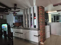 Domukha pali ghar
