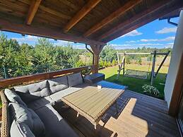 Comfortable Holiday Home With a Terrace and Garden