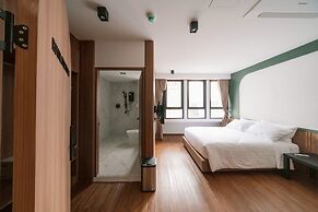 Krungthai Hostel Station
