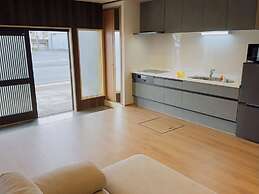 The Old Futon Shop HU1