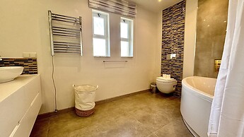 Vilamoura Golf Villa 2 by Homing