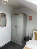 Cozy Belfast Apartment With 2 Bedrooms