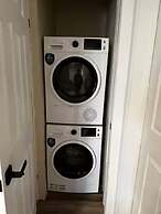 Renovated 2 Bedroom Apt Central Hamilton