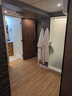 Beamsville Modern Rustic Suites