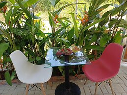 Lucky Home - Boutique Tropical Hideaway