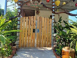 Lucky Home - Boutique Tropical Hideaway