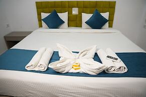 La Riviera Suites