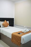 La Riviera Suites