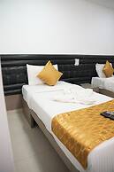 La Riviera Suites