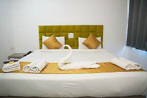 La Riviera Suites