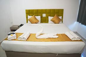 La Riviera Suites