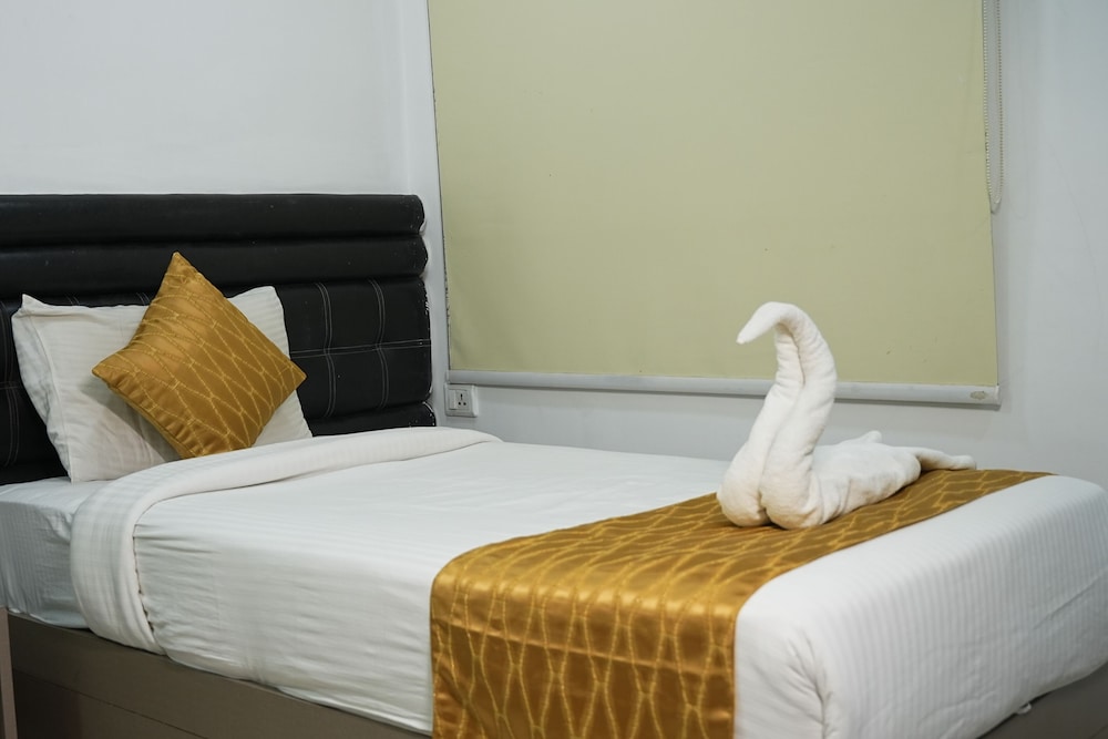 La Riviera Suites