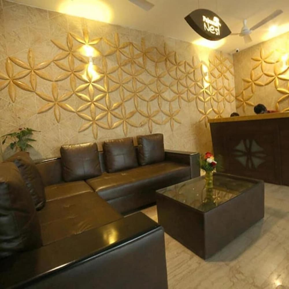 La Riviera Suites