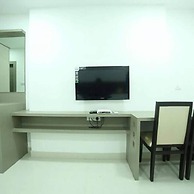 La Riviera Suites