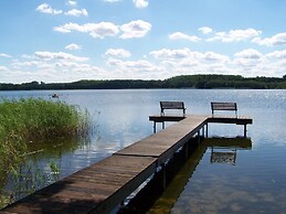 Mobile Home im Ferienpark mit Seezugang
