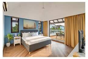 Vero Sky Penthouse by Dia